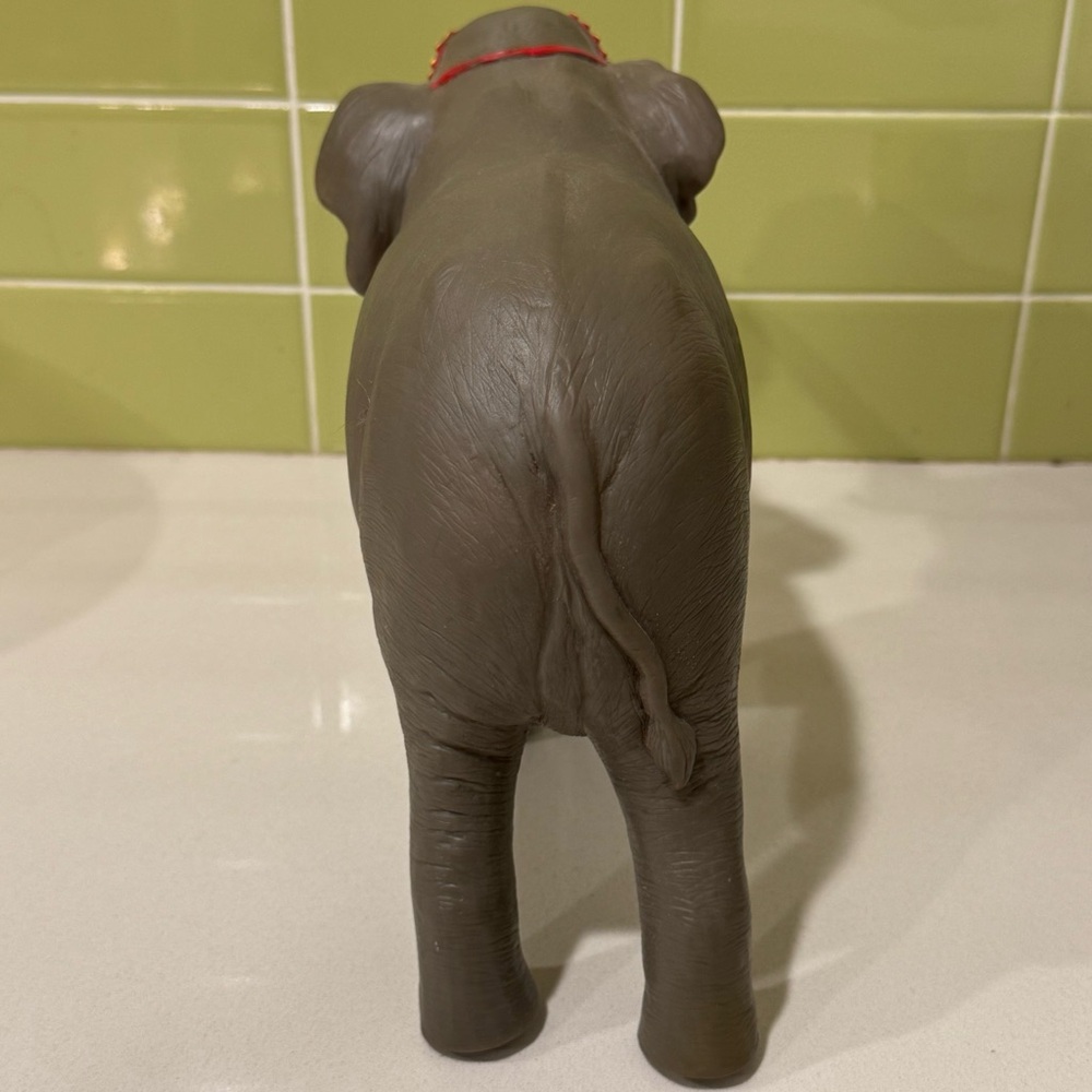 Ringling Brothers Barnum & Bailey "The Greatest Show on Earth" Rubber Elephant - Picture 4 of 6